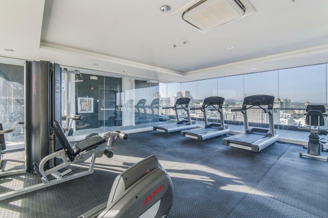 Free Netflix Condo Near It Park With 32-Inch Samsung Hdtv Cebu Extérieur photo